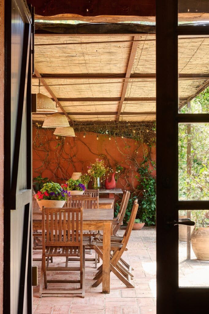 vivienda-montras-terraza-comedor-turull-sorensen